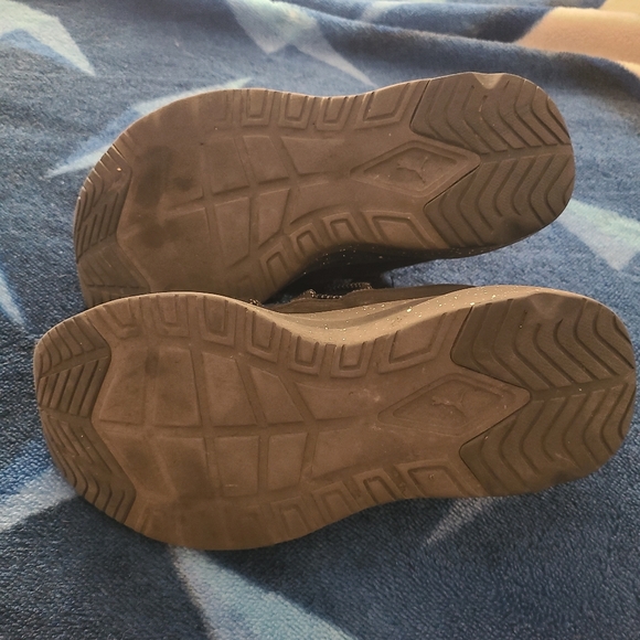 Boys Puma Shoes - Picture 6 of 6